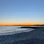 Front Sea Luxury 아파트 *