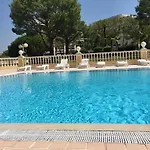 Front Sea Luxury 케인즈수르메르