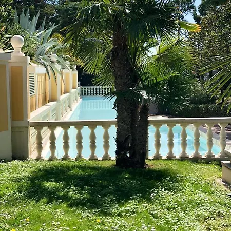 Front Sea Luxury * Καν-συρ-Μερ