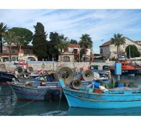 Διαμέρισμα Front Sea Luxury