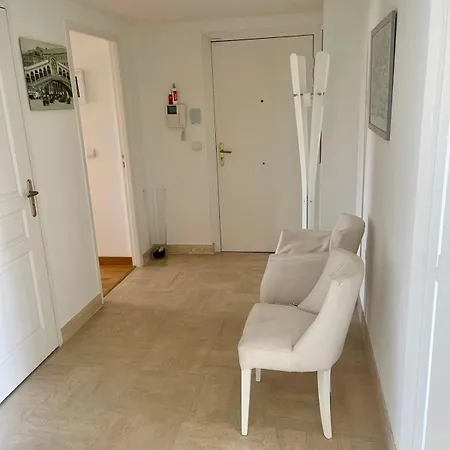 Apartment Front Sea Luxury